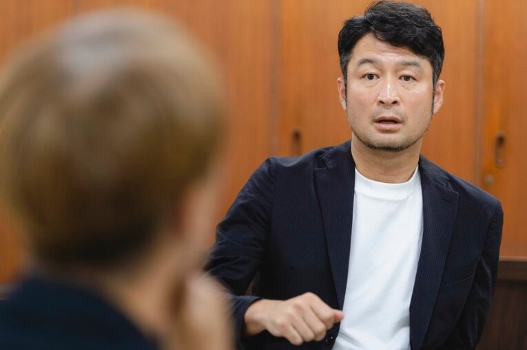 森合氏に井上尚弥と戦ったボクサーの取材について問う鈴木氏　©︎Wataru Sato 