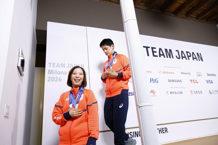 【りくりゅうミラノ幸せ写真】メダル獲得会見にて　©Sunao Noto/JMPA