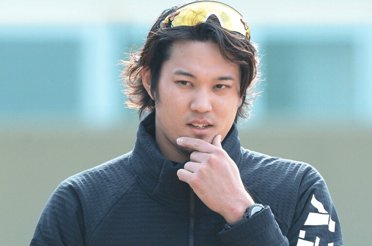 今年1月、鳴尾浜球場で自主トレを行った藤浪晋太郎（30歳） ／ photograph by Sankei Shimbun