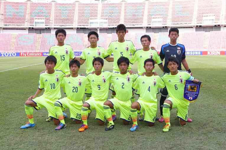 2014年9月のアジア選手権。U-16日本代表として出場した冨安（後列・中央）。前列一番右には堂安律も。準々決勝の韓国戦に0-2と敗れ、「冨安はめちゃめちゃ凹んでいた」と宮原さんは振り返る　©AFLO