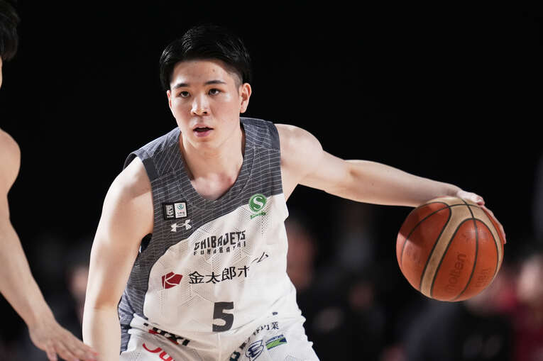 今季から千葉ジェッツに加入した18歳の瀬川　©︎AFLO