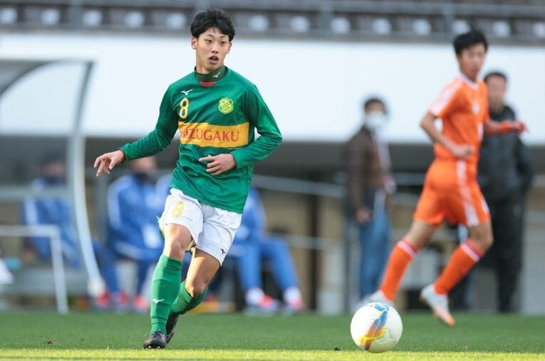 静岡学園の攻撃陣を支えるMF玄理吾（3年）。徳島ヴォルティス入りが内定するテクニシャンだ ／ photograph by AFLO SPORT