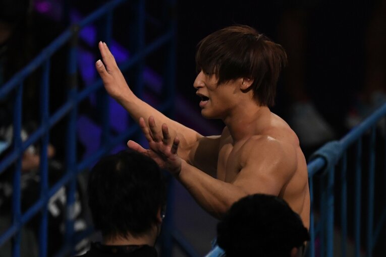 真っ先に観客を落ち着かせた飯伏幸太