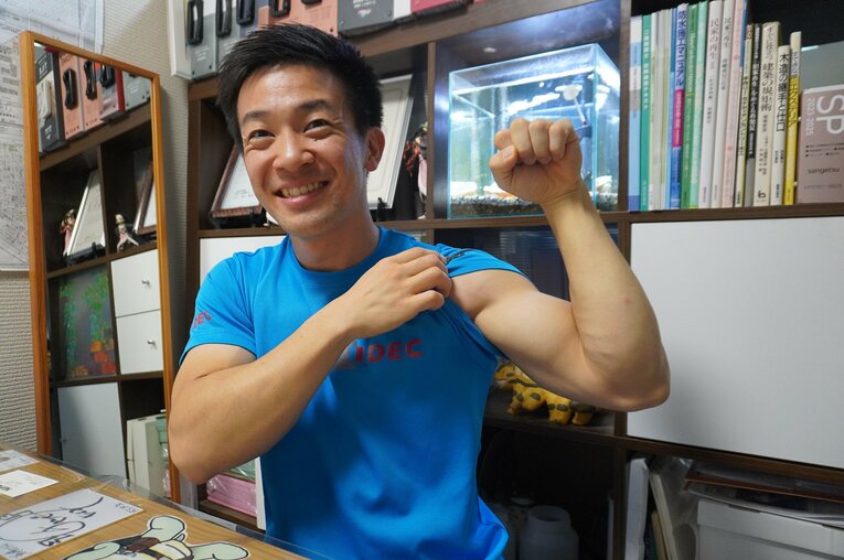 ムキムキの上腕が3rdステージで必要な腕力を生む　©NumberWeb