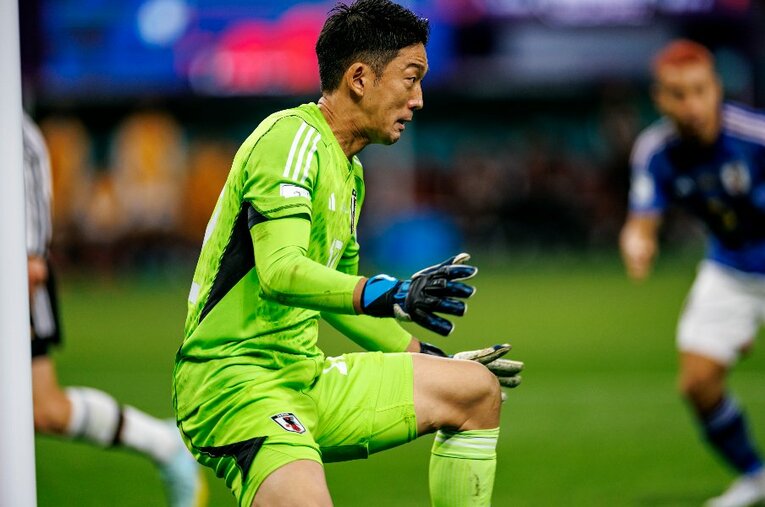 ドイツに9本の枠内シュートを浴びながら、PKによる1失点に抑えた権田修一。試合後、プレーヤー・オブ・ザ・マッチに選出された ／ photograph by Kiichi Matsumoto/JMPA