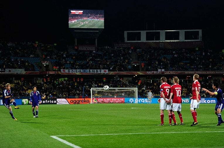 2010年W杯デンマーク戦で決めた伝説のFK ／ photograph by Getty Images