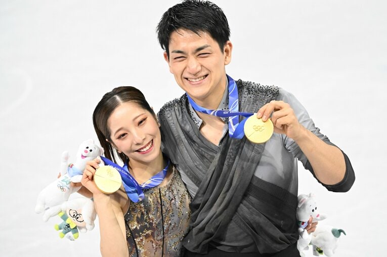 ミラノ五輪で金メダルを獲得し、現役引退を発表した三浦璃来と木原龍一 ／ photograph by AFLO