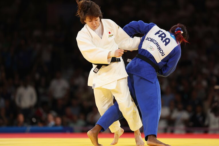 混合団体戦決勝、激戦を繰り広げる高市未来　©Tetsuya Higashikawa/JMPA