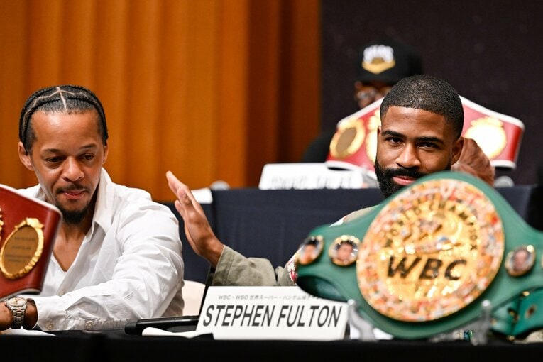 公式会見の場で、井上尚弥のバンテージに言及したラヒーム氏（左）。その後、大きな議論を呼んだ　©︎Hiroaki Yamaguchi