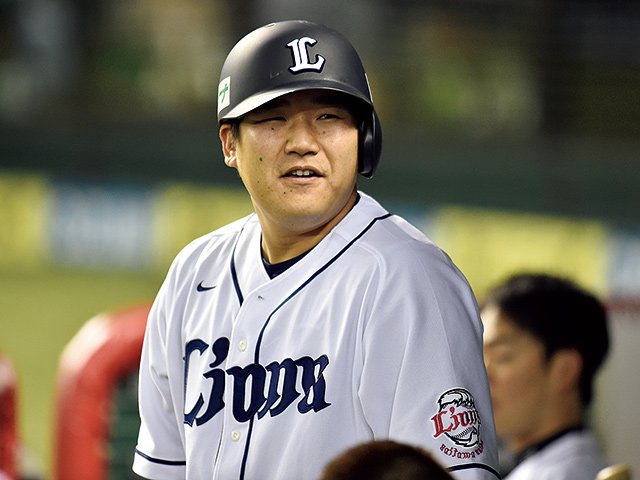 中村剛也の選出で白熱する、侍ジャパンの“4番論争”。～6度のホームラン王、ライバルは山田太郎!?～ - プロ野球 - Number Web - ナンバー