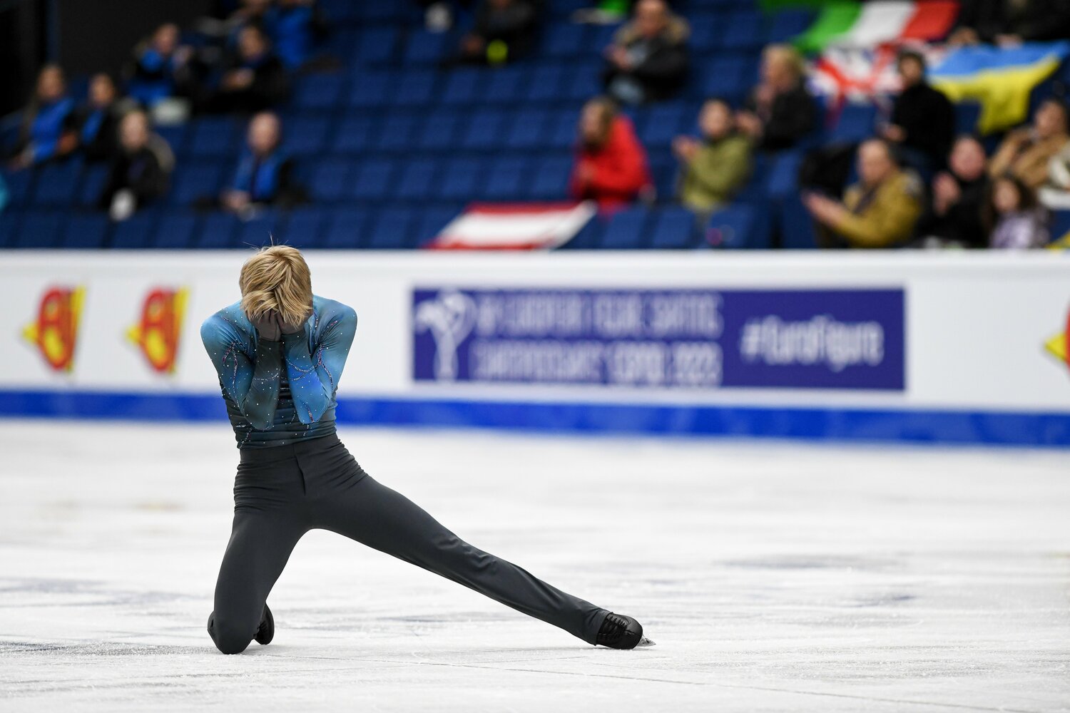 SPが終わると、グラスルは憔悴しきった表情を浮かべた　©AFLO