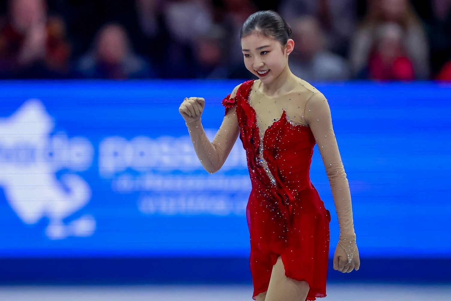 良い緊張感の中でフリーの演技を終え、ガッツポーズを作った千葉　©JIJI PRESS