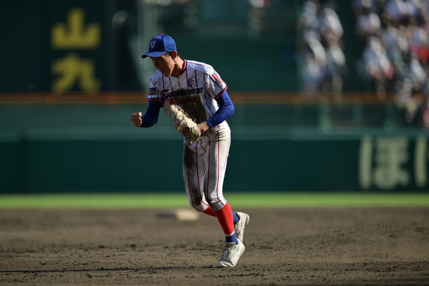 ガッツポーズする仲井　©Hideki Sugiyama