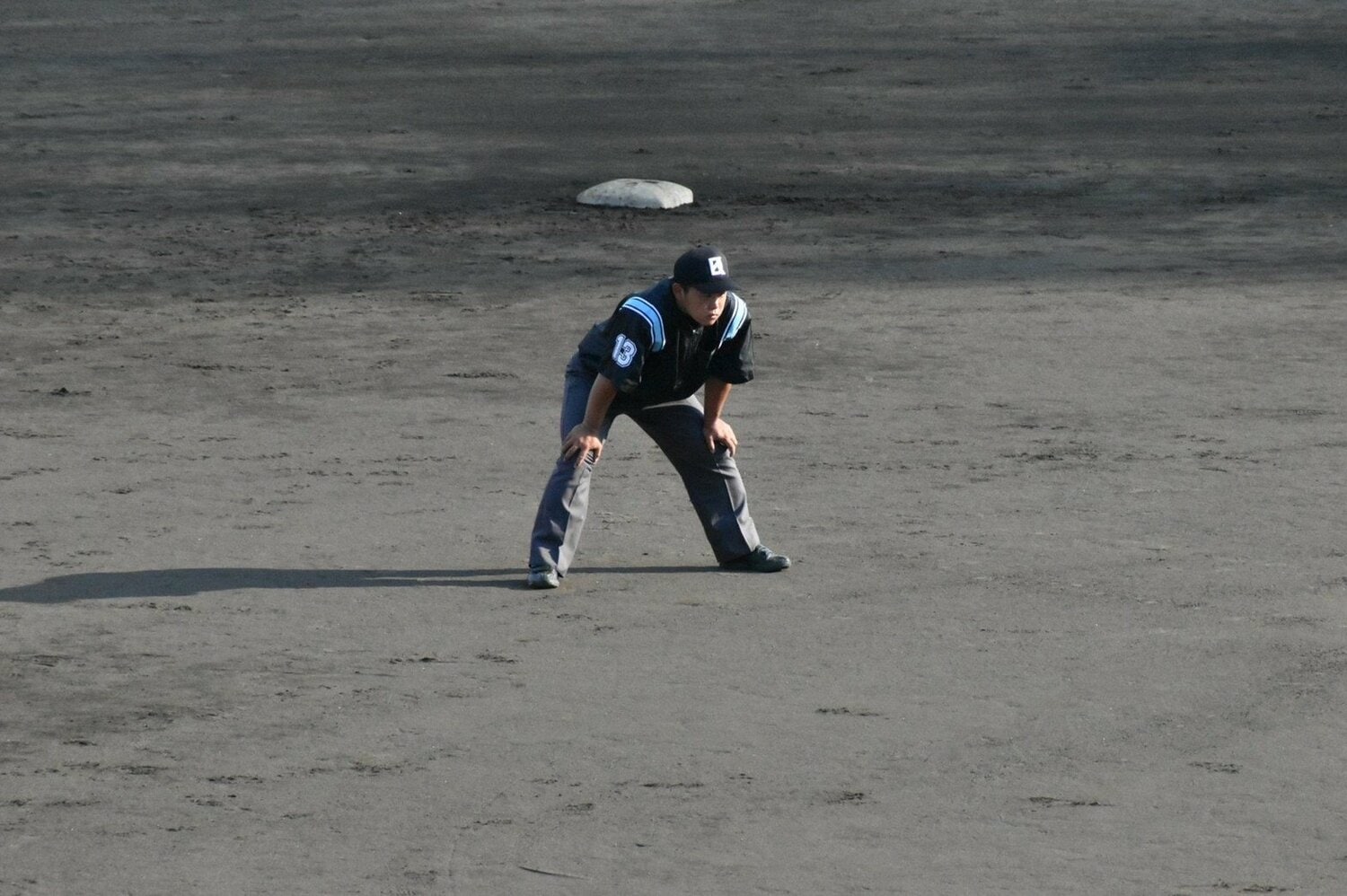 塁審を務める牧野君