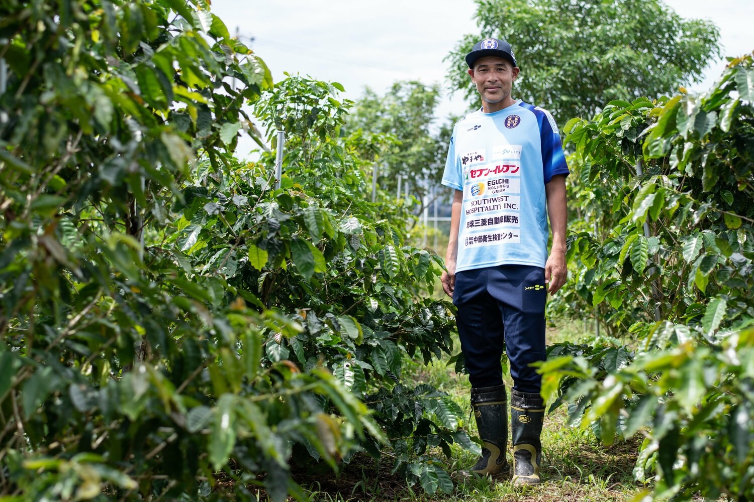 高原が熱心に取り組んでいるコーヒー畑。インタビューはその横にあるテントで行った　©Nanae Suzuki