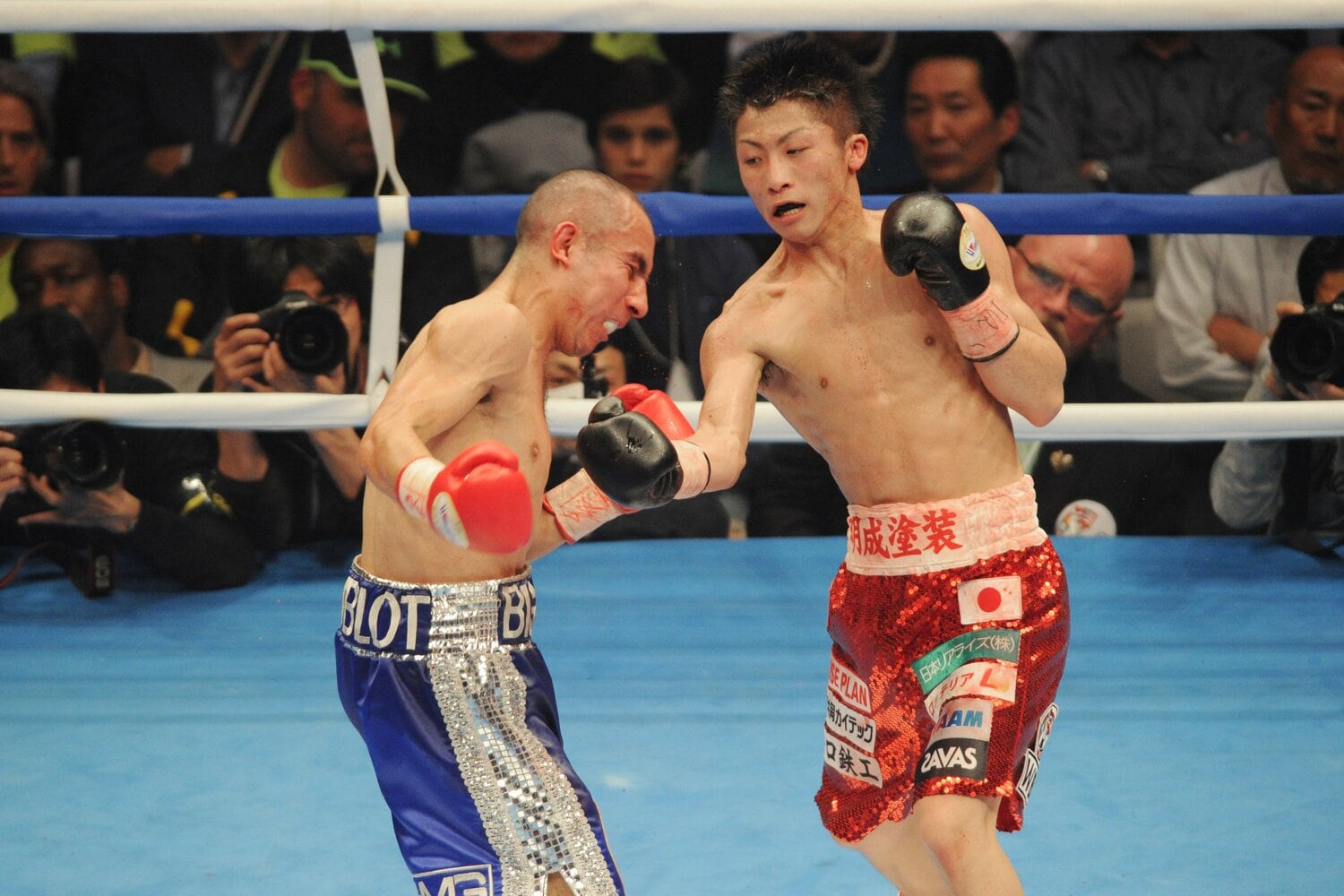 初の世界タイトルマッチで王者アドリアン・エルナンデスを圧倒。6回2分54秒でTKO勝ちを収めた　©Masashi Hara/Getty Images