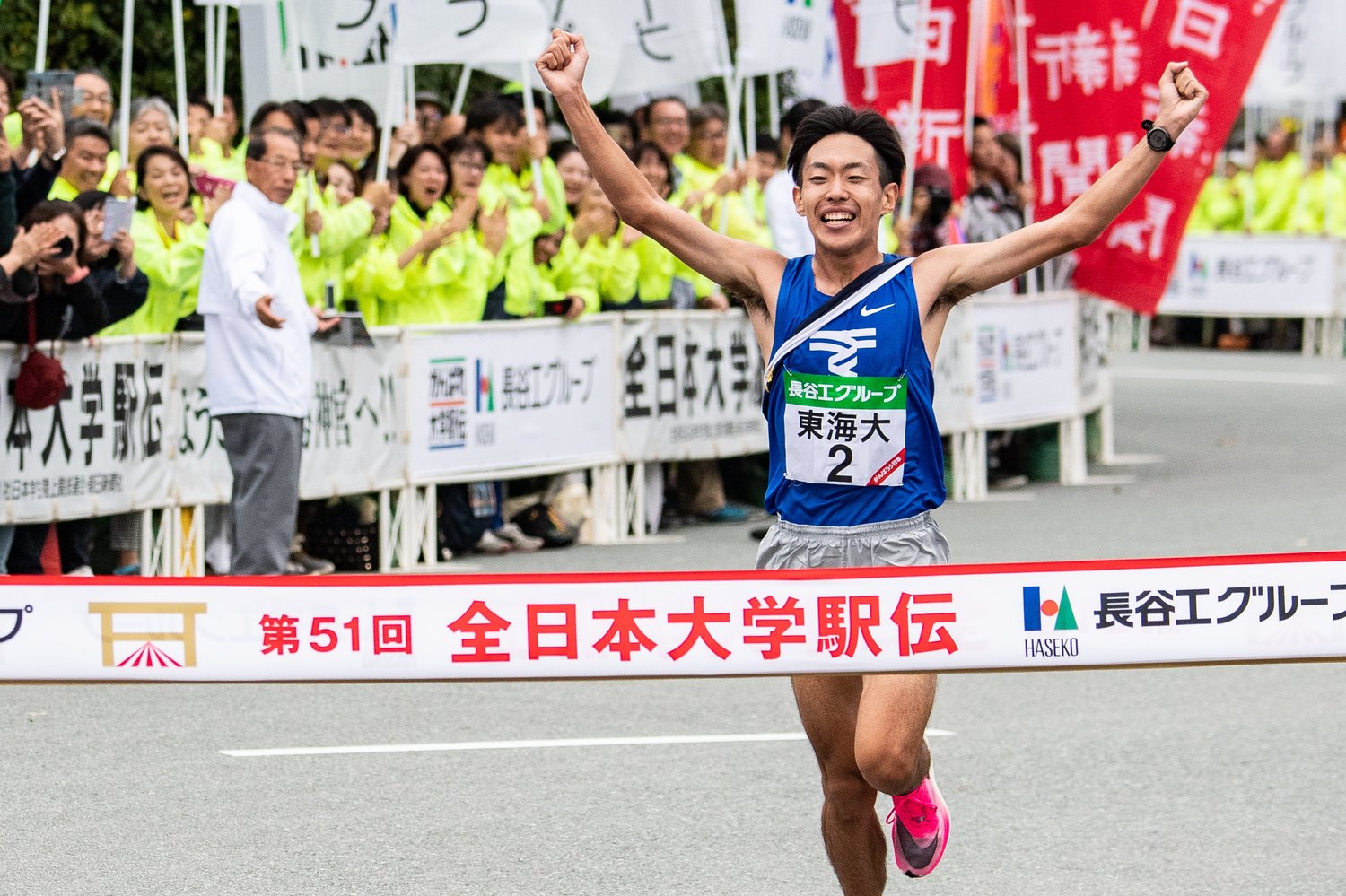 昨年は、東海大“黄金トリオ”の1人・名取燎太が青学大の飯田貴之を抜き去り、優勝を決めた　©Nanae Suzuki