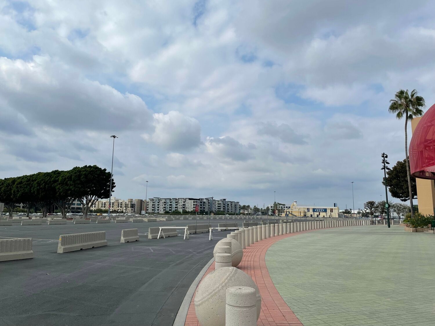 結局スタッフ以外の人には会わなかった