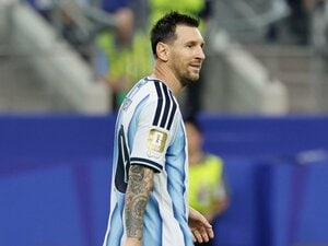 カーボベルデに大苦戦も…W杯で史上最多20ゴール達成「ファインダーから消える」現地カメラマンが見た39歳メッシの「テレビに映らない」神業“決定的瞬間”