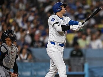 「2年連続ホームラン王」大谷翔平54発はパワー、打球速度だけでなく「技術・知性の結晶」“テレビが報じない”キャリアハイの決定的要因＜Number Web＞ photograph by Nanae Suzuki