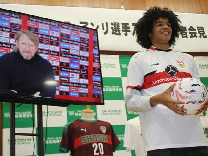 高卒→ドイツ移籍…18歳DFチェイス・アンリのアドバンテージとは? 日本語を話せなかった少年が6年間で遂げた成長<Number Web> photograph by Takahito Ando