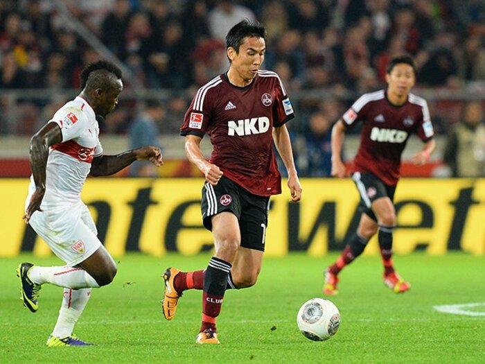 清武・長谷部が迎えた“曲者”新監督。攻撃スタイルが2人に与える影響は？＜Number Web＞ photograph by Takamoto Tokuhara/AFLO