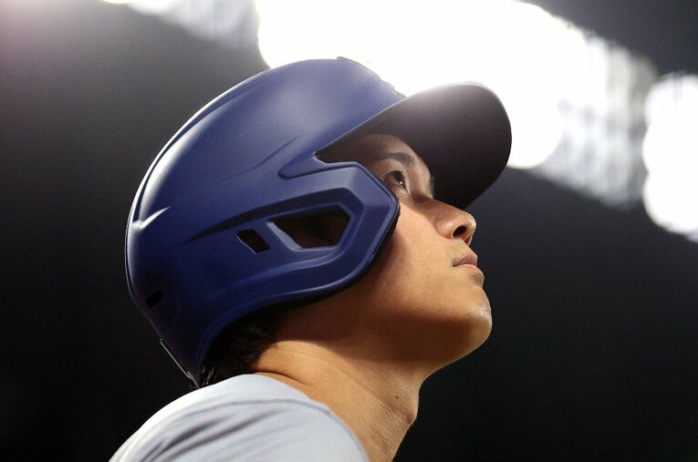 開幕直後から“激動の2カ月”を過ごした大谷翔平。復調のウラには、「失った以上に支えてくれた」という仲間たちのサポートがあった ／ photograph by Getty Images