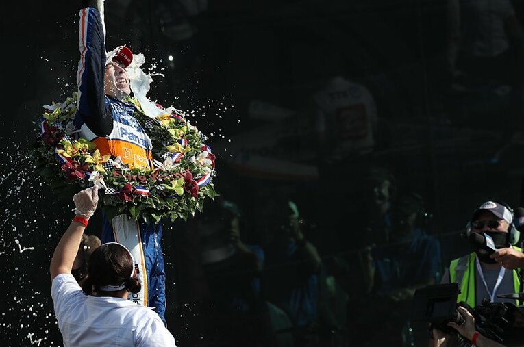 現地記者が見たインディと佐藤琢磨。最も静かな優勝で見せた「強さ」。(18) ／ photograph by INDYCAR
