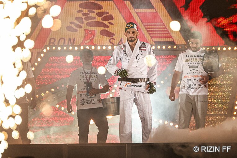 『RIZIN男祭り』クレベル・コイケの入場　©RIZIN FF