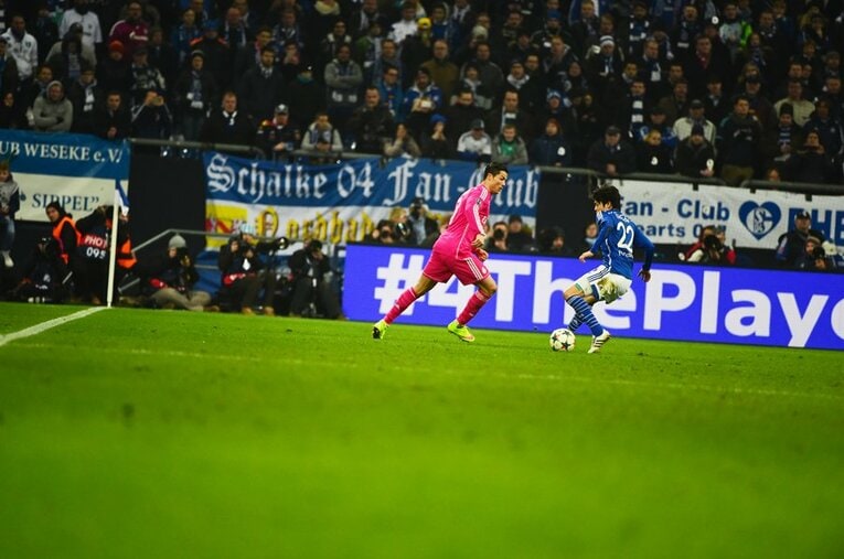 秘蔵写真！シャルケで愛された内田篤人の軌跡。(7) ／ photograph by Itaru Chiba