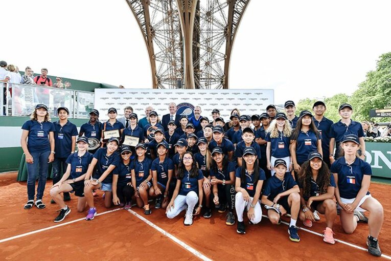 エッフェル塔の下にクレーコートが出現。「未来のエース」が繰り広げた熱い戦い。(15)