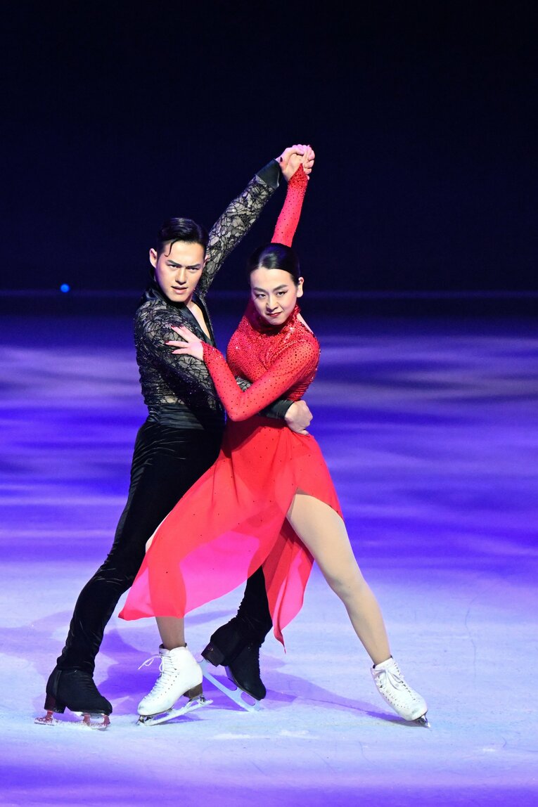 「母への永遠の愛を滑りたいな」浅田真央が明かすアイスショー『Everlasting33』に込めた“愛”「誰も見たことのない景色を届けたい」(66)