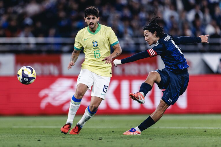 相手のミスを見逃さず、豪快なシュートを叩き込んだ南野拓実（2枚目／全3枚） ©Kiichi Matsumoto