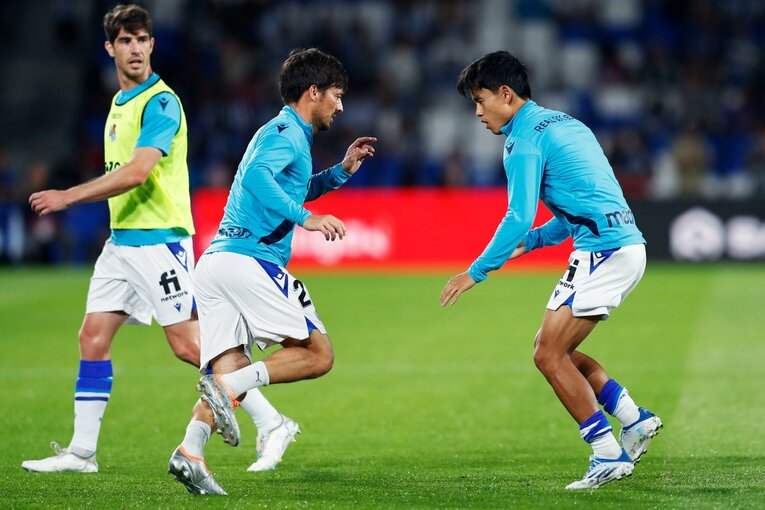 久保建英は「2ケタ得点」狙えるのでは…名手シルバと“精度の差”はあれど、カメラマンが感じたワケ〈バルサ戦好守で同点弾の起点〉(10)