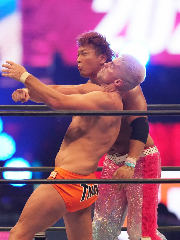 ザック・セイバーJr.のエルボースマッシュ　©Essei Hara