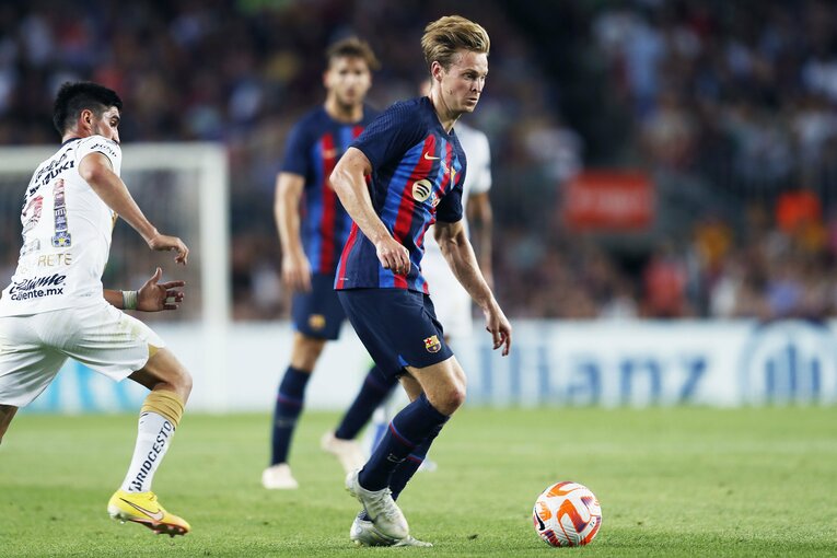 “財政難なのに大補強”バルサを激写　誹謗中傷されたデヨンクへの拍手、33歳レバンドフスキが作る深みとは〈次戦は久保建英ソシエダ〉(31)