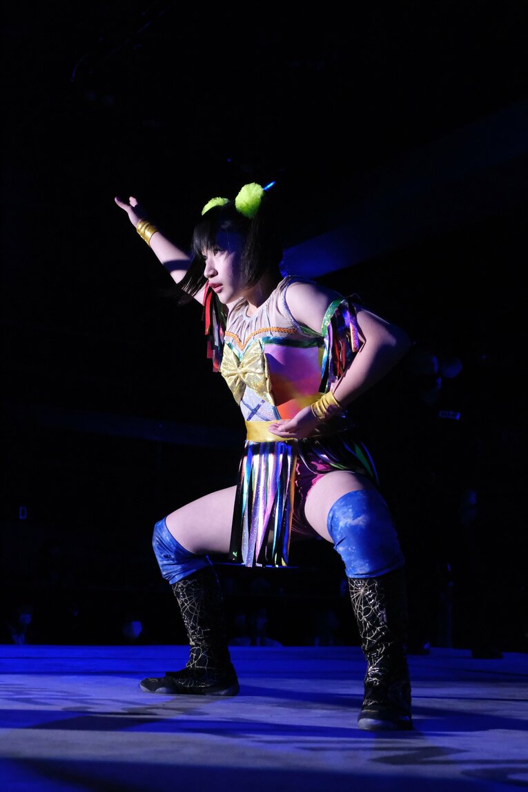 試合前には土俵入りのポーズも