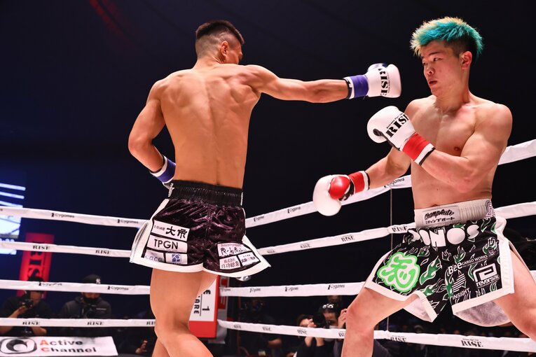 那須川が相手でも臆することなくアグレッシブに攻めていった風音。敗れたとはいえ評価は上がった　©RISE