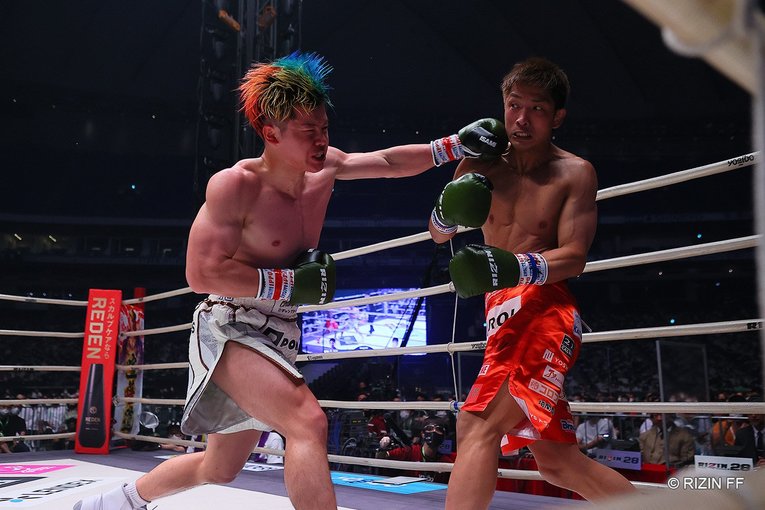 那須川天心「もうやりたくないです（笑）」 格闘技史上初の“1vs3マッチ”はなぜ神童の調子を狂わせたのか(14)