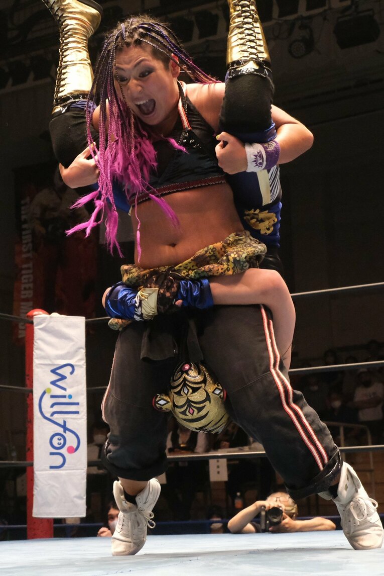 「はっきり言って、初代タイガーマスクのクローン」 《タイガー・クイーン》衝撃デビューに佐山聡も「思った以上の合格点」(27)