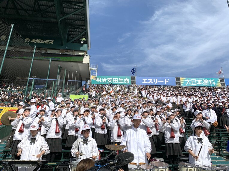吹奏楽部も圧巻！ 大阪桐蔭の応援風景　©Yukiko Umetsu