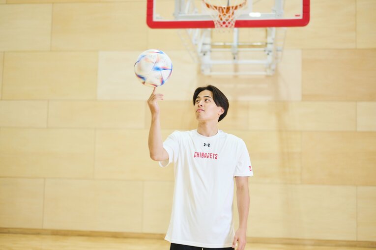 バスケット以外の選択肢がなかった小学生時代は、サッカーに飢えていたという富樫選手　©Yuki Suenaga