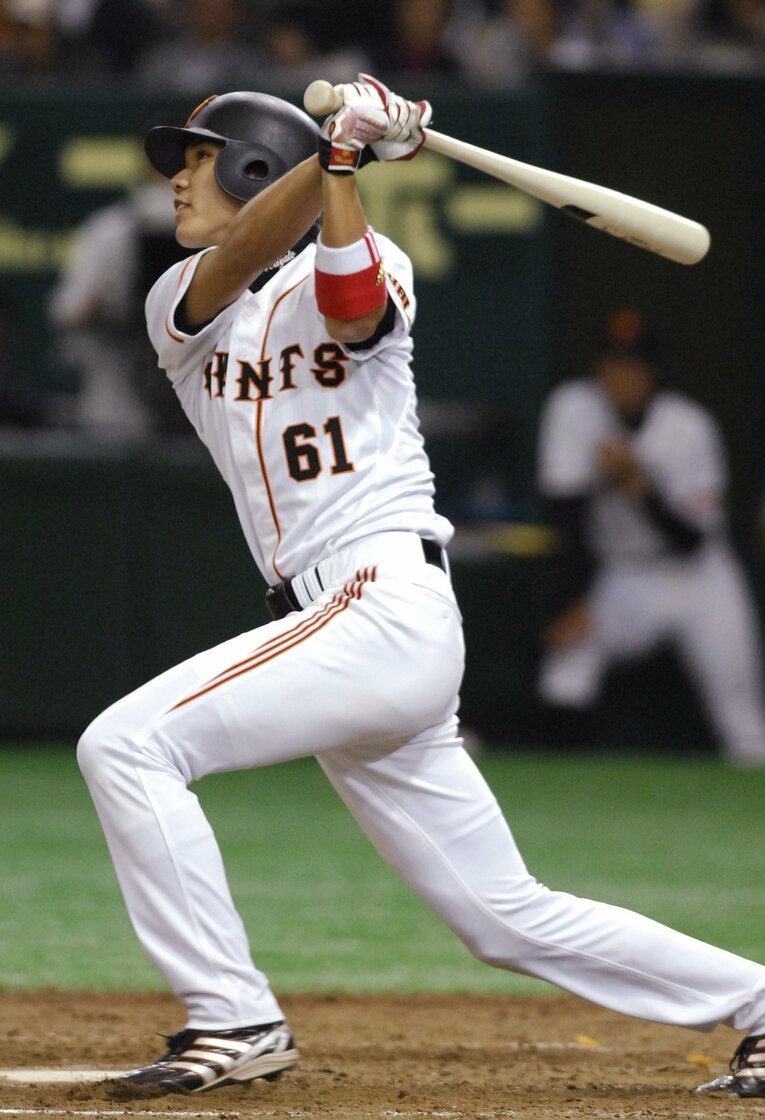 巨人入団2年目、19歳で満塁本塁打を放った坂本勇人　©︎JIJI PRESS