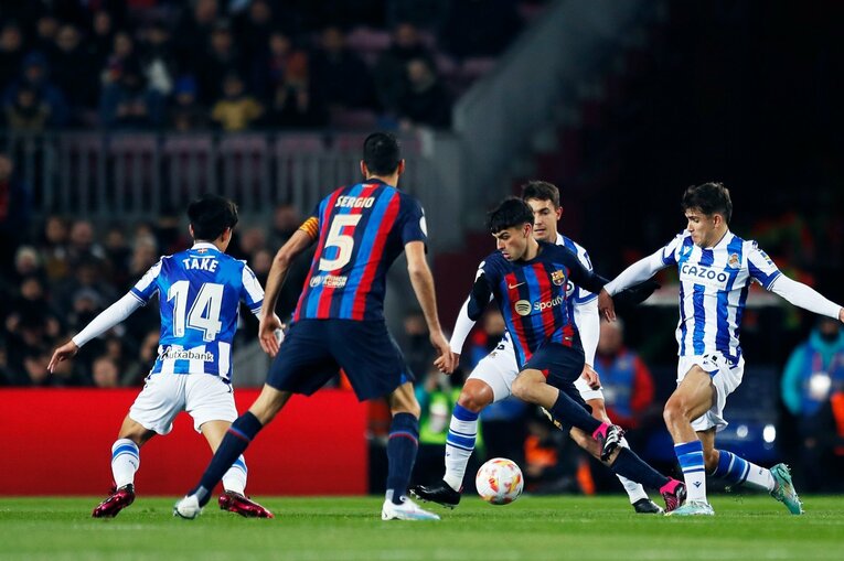 「クボのことは知ってるよ」バルササポに久保建英が笑顔で… 放送なしが惜しい「名手ブスケッツが声を荒げた」鮮烈プレー〈現地撮影〉(22)