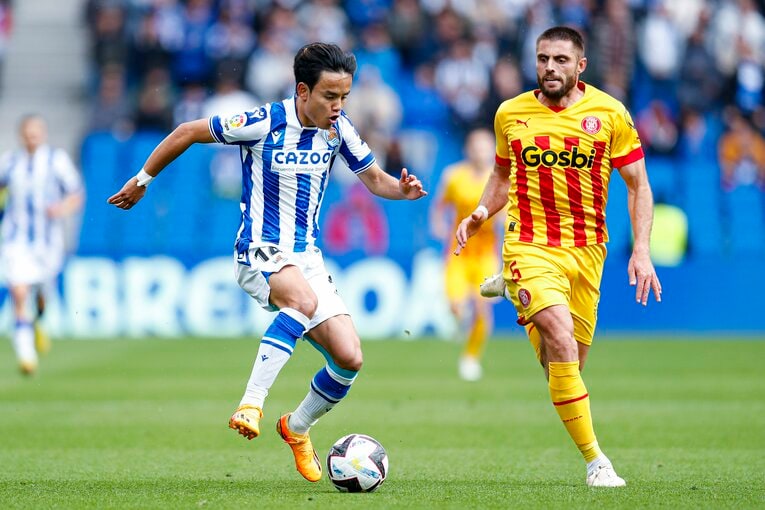 久保建英PK獲得＋シルバに絶妙アシストもドローに落胆　だが翌朝「クボ表紙の新聞」を持った地元のおじさんが…カメラマンは見た(39)