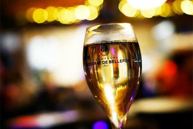 スタッド・デ・ランスのホームタウンはシャンパンの生産地でもある