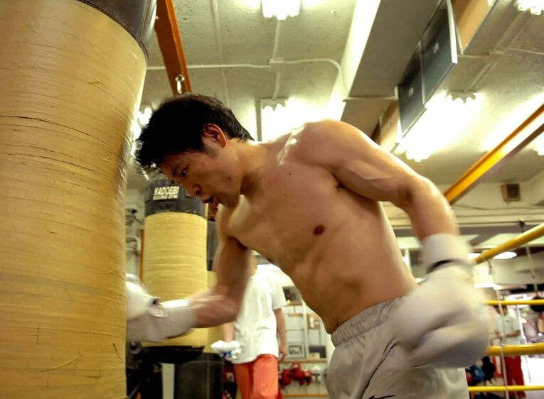 打たれても前に突き進むスタイルを貫いた　©Koh Tanaka