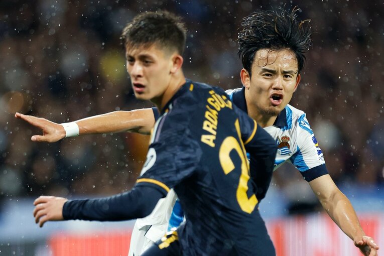 唯一のゴールを奪ったギュレルと争った久保　©Daisuke Nakashima