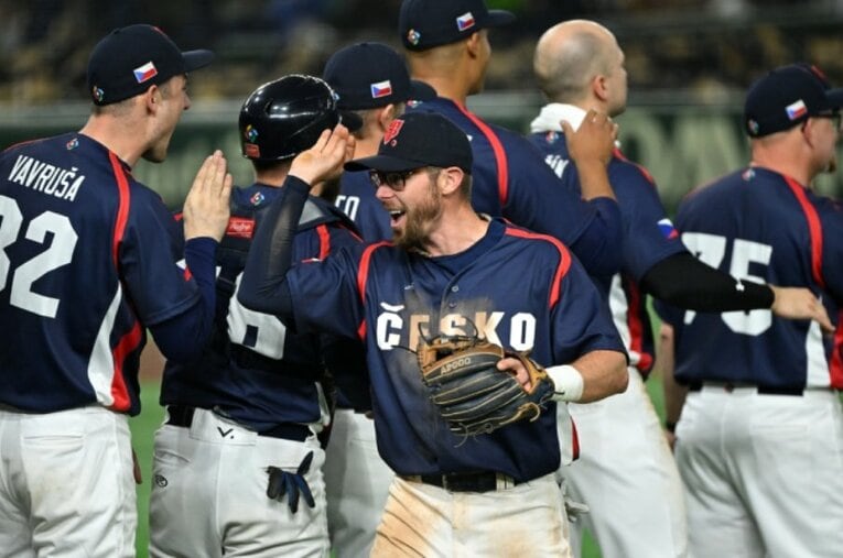 WBCを制した侍ジャパン。1次ラウンドが終わった後も日本とチェコの心温まる交流は続いている ／ photograph by Getty Images