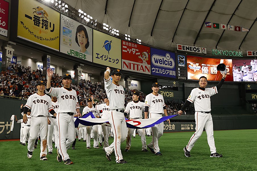 【プロ野球開幕】「あなたが予想するセ・リーグ優勝&最下位は?」1位巨人、2位阪神、3位は? ワーストは投手力が懸念されるあの球団……<Number Web> photograph by KYODO